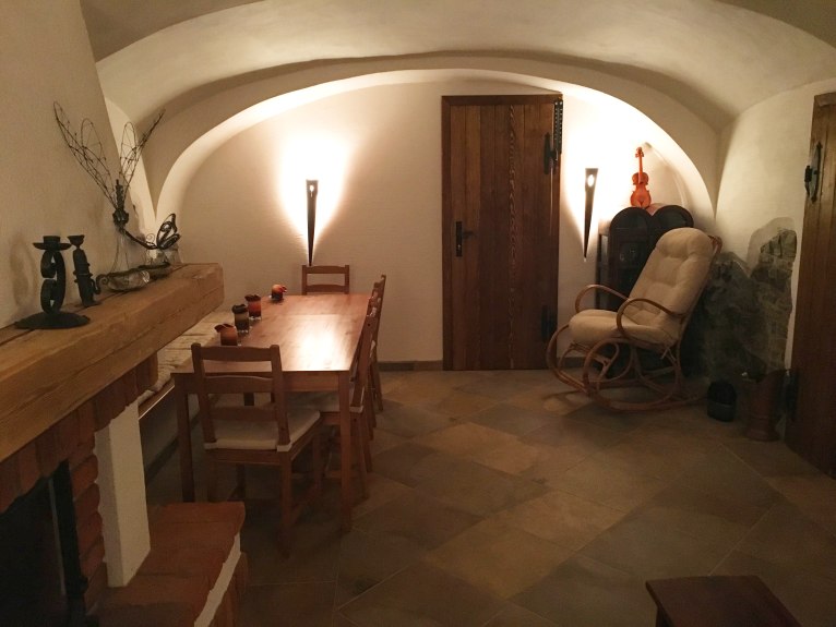 vinárna s barem, ubytování ostružná